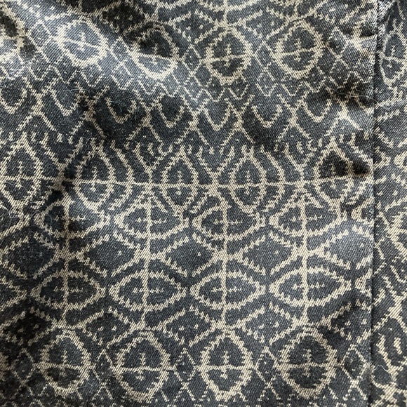 H&M size‎ 8 brown and black ikat print skinny medium rise stretch jean - Picture 2 of 4